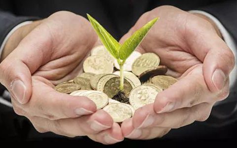 初次创业资金最好自筹，要借贷创业最好有过半的资金是自己付出的