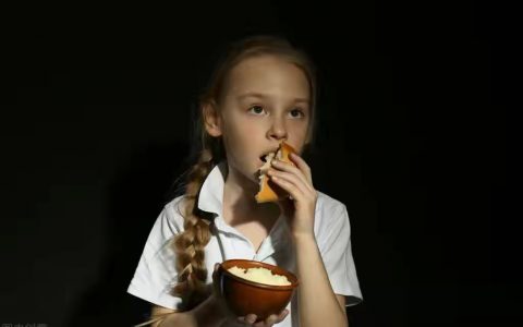 利用人性贪婪的本质，每月至少能多赚1万的秘密