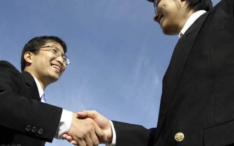 如何拓展人脉？做生意，交友是必须的