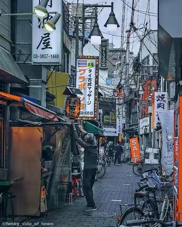 令人搞笑的行为，背后隐藏着深刻含义