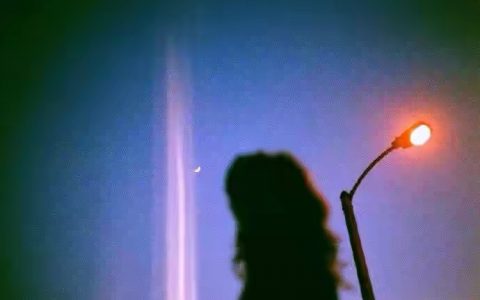 在生活里痛并快乐着